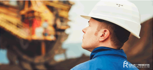 Ingeniero trabaja en minería